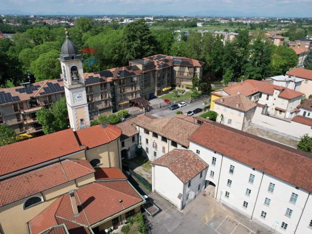 Locale Commerciale in vendita a Vanzago, Lombardia