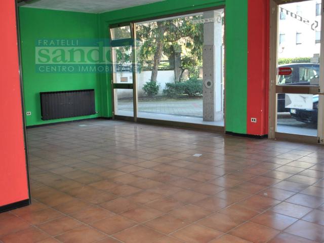 Locale Commerciale in vendita a Piemonte, Vercelli