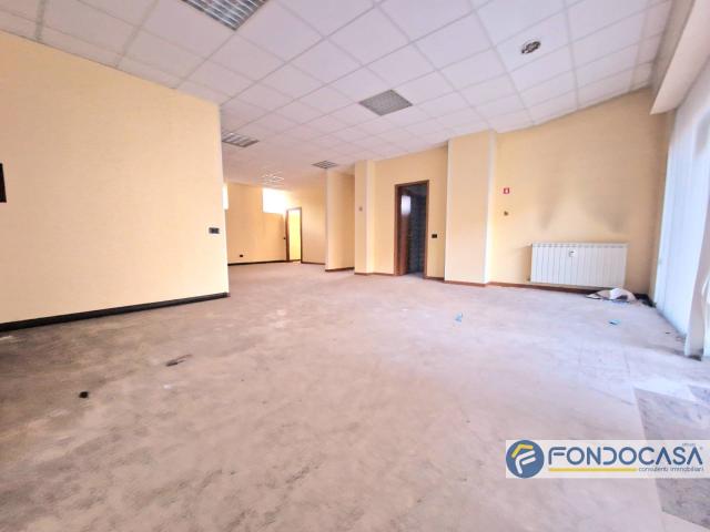 Locale Commerciale in vendita a Cogozzo, Villa Carcina