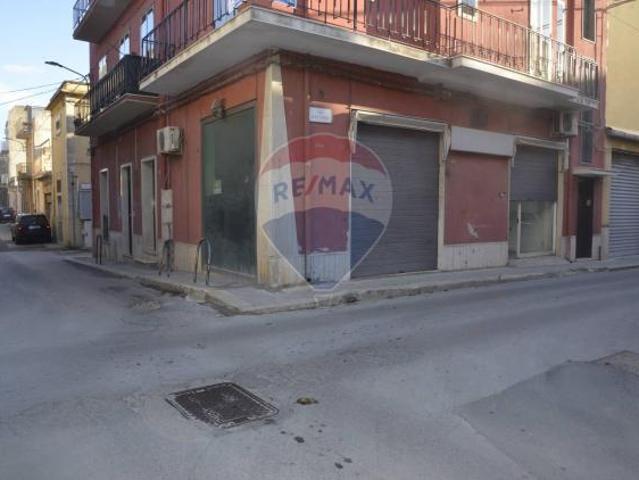 Locale Commerciale in vendita a Vittoria, Sicilia