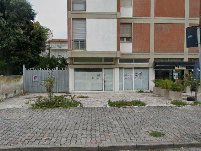 Locale Commerciale in vendita a Camaiore, Toscana