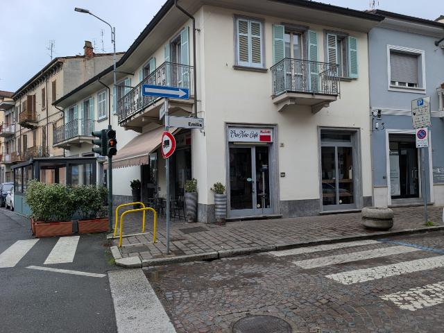 Locale Commerciale in vendita a Broni, Lombardia