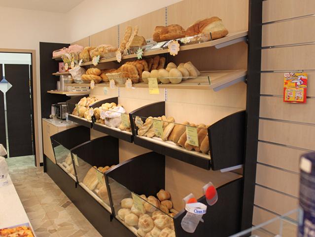 Locale Commerciale in vendita a Dogana, Luni