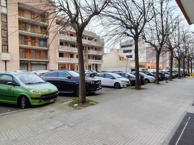 Locale Commerciale in vendita a Puglia, Lecce
