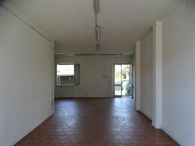 Locale Commerciale in vendita a San Miniato, Toscana