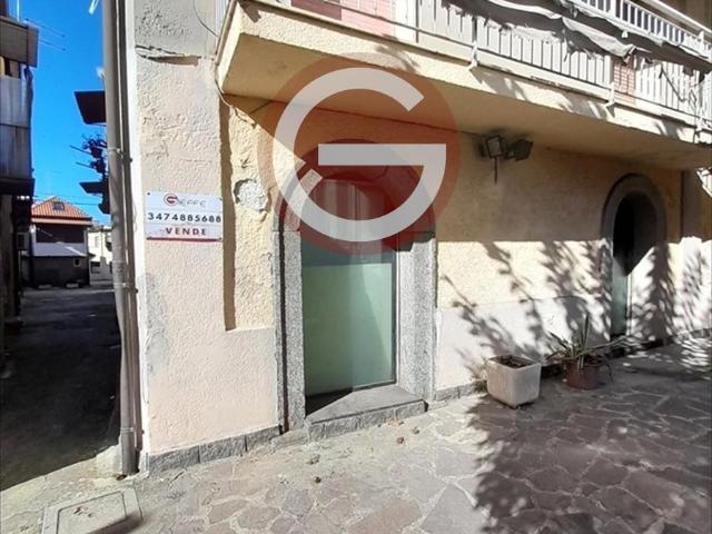 Locale Commerciale in vendita a Calabria, Reggio Calabria