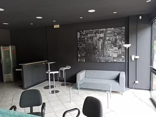 Locale Commerciale in vendita a Oltrarno, Calcinaia