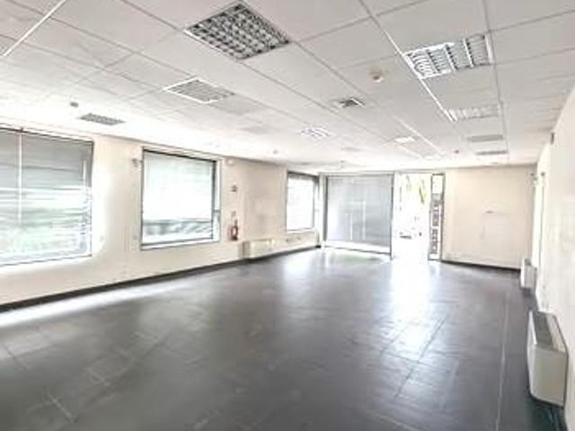 Locale Commerciale in affitto a Caravello, Camaiore