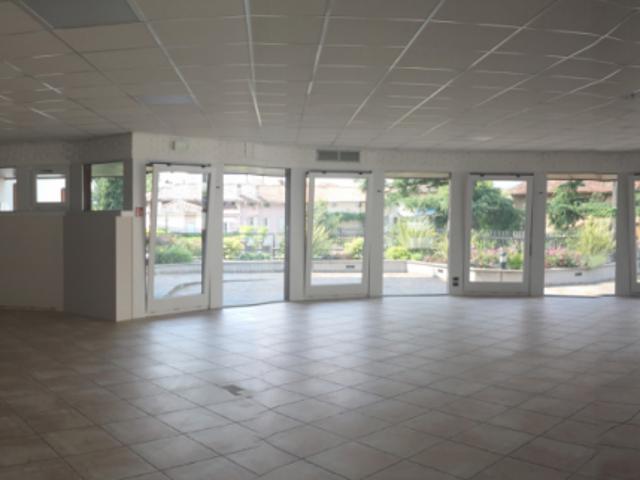 Locale Commerciale in affitto a Tricesimo, Friuli-Venezia Giulia