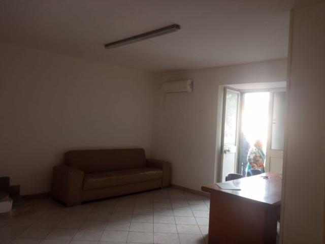 Ufficio in vendita a Frignano, Campania