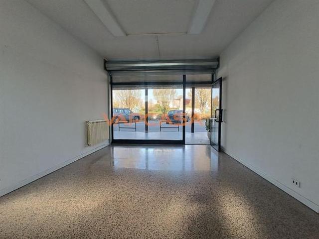 Locale Commerciale in vendita a Cavernago, Lombardia