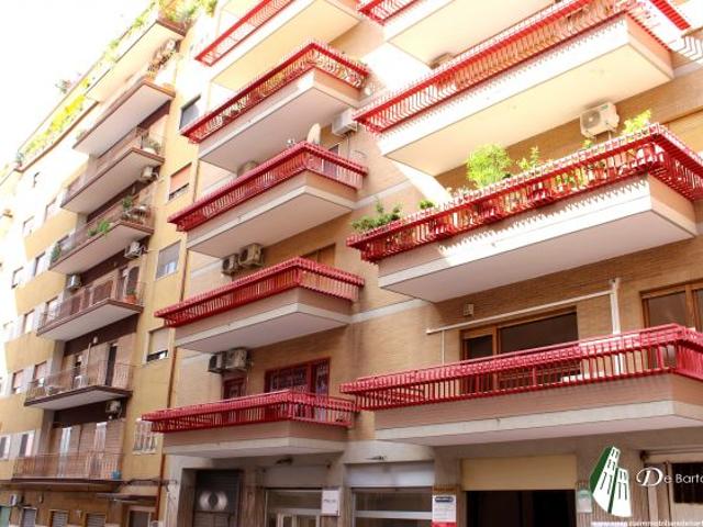 Locale Commerciale in affitto a Puglia, Taranto