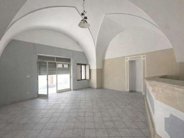 Locale Commerciale in vendita a Puglia, Brindisi