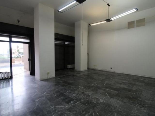 Locale Commerciale in affitto a Puglia, Taranto