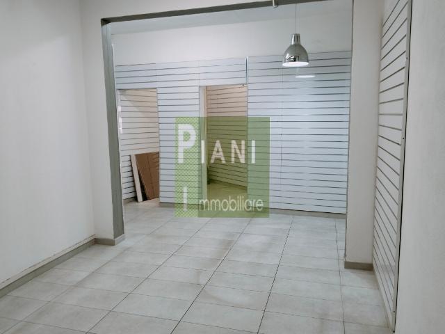 Locale Commerciale in affitto a Livorno