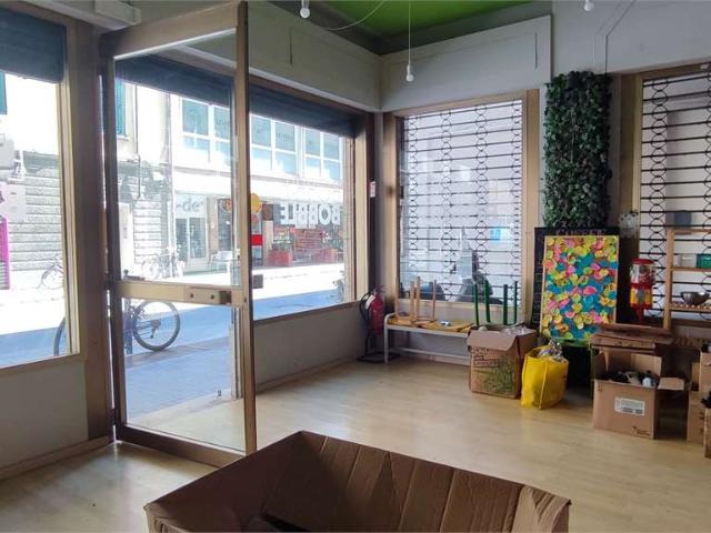 Locale Commerciale in affitto a Livorno