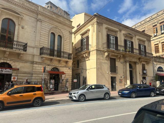 Locale Commerciale in affitto a Modica