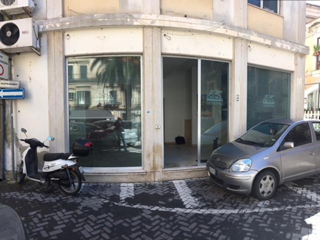 Locale Commerciale in affitto a Modica