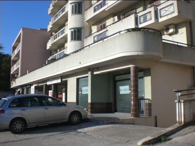 Locale Commerciale in affitto a Modica