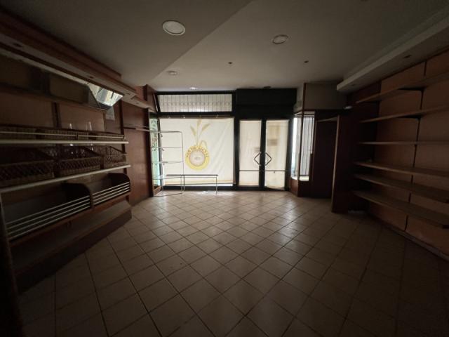 Locale Commerciale in affitto a Monselice, Veneto