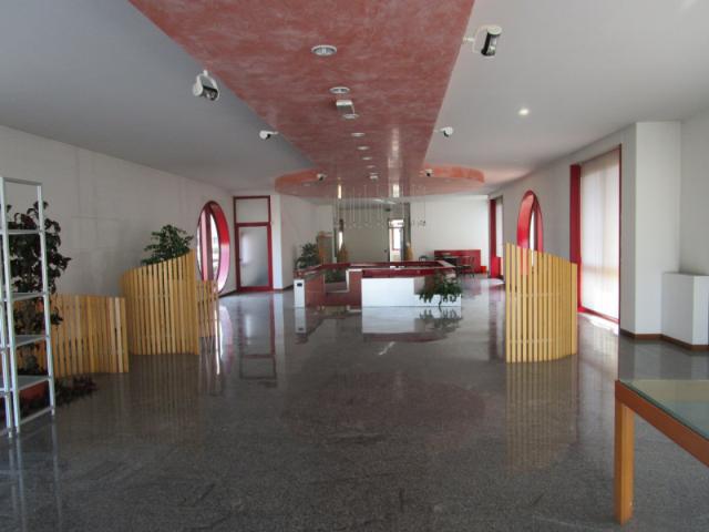 Locale Commerciale in vendita a Noventa Padovana, Padova