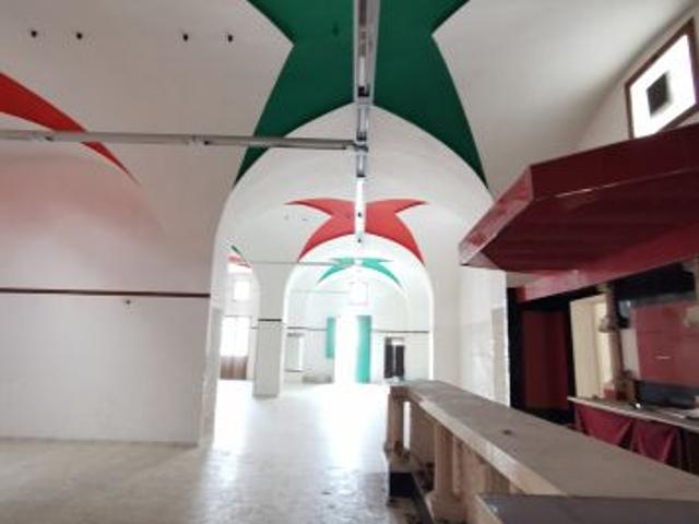 Locale Commerciale in vendita a Puglia, Lecce