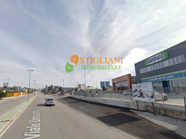 Locale Commerciale in affitto a Ripalimosani, Molise
