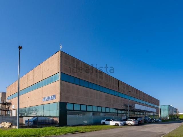 Locale Commerciale in affitto a Castenedolo, Lombardia