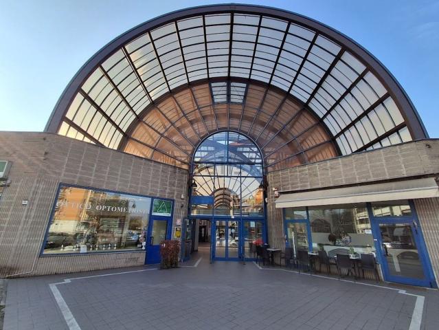 Locale Commerciale in affitto a Zona Nord, Brescia