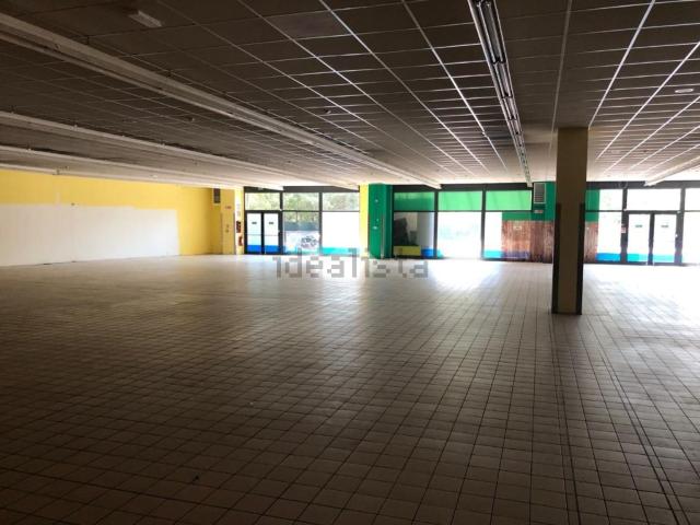 Locale Commerciale in affitto a Colle, Trescore Balneario