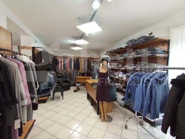 Locale Commerciale in affitto a Spoleto, Perugia