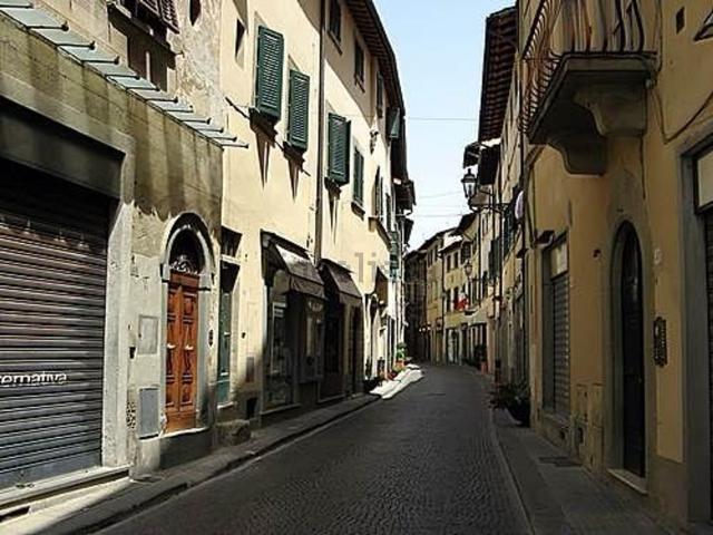 Locale Commerciale in affitto a Borgo San Lorenzo, Toscana