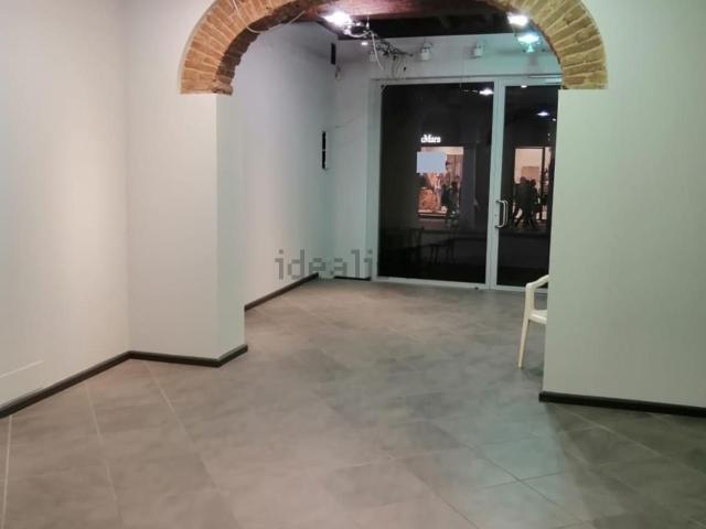 Locale Commerciale in affitto a Fiera-Catena, San Giorgio Di Mantova