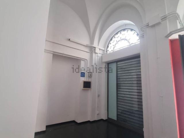 Locale Commerciale in affitto a Livorno, Toscana