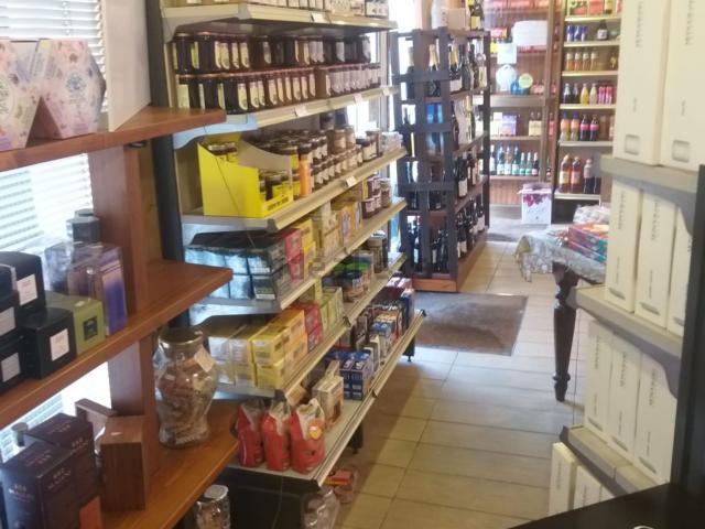 Locale Commerciale in affitto a Legnago, Veneto