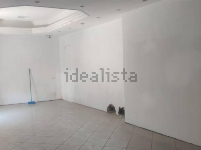 Locale Commerciale in affitto a Cevoli, Montefiascone