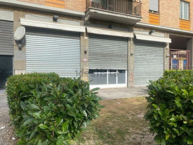 Locale Commerciale in affitto a Città Giardino, Terni