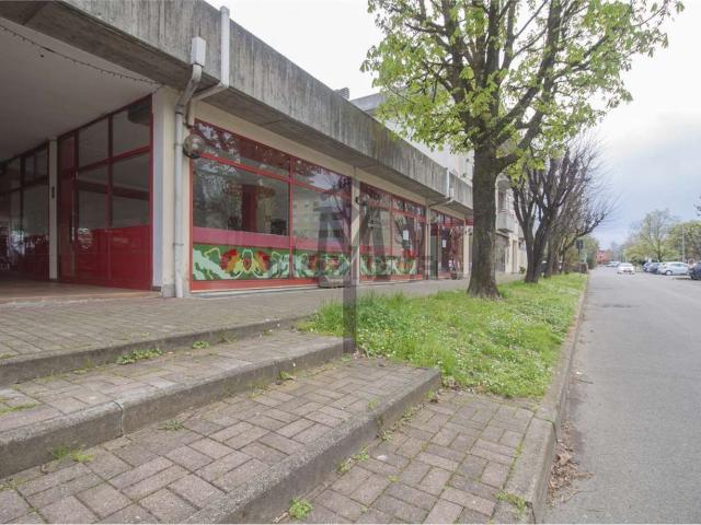 Locale Commerciale in affitto a Rivalta, Re