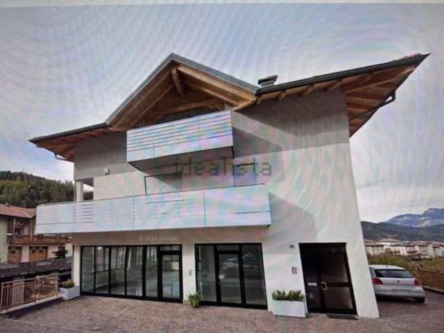 Locale Commerciale in affitto a Comunità della Valle di Cembra, Albiano Di Trento