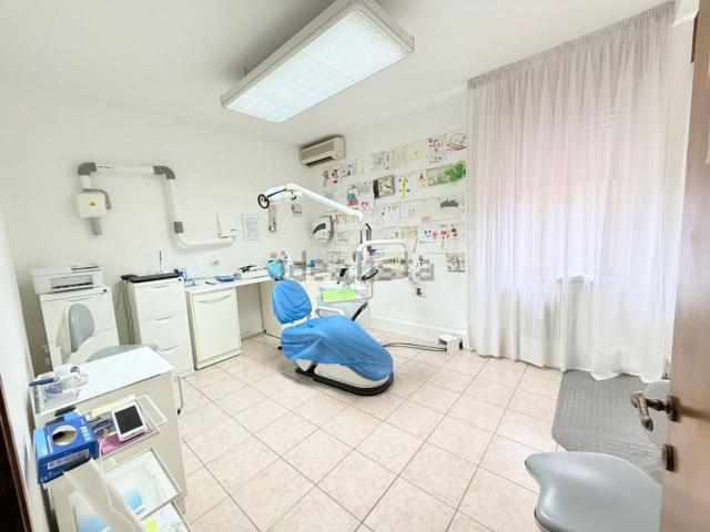 Locale Commerciale in affitto a Unione di comuni Valmarecchia, Santarcangelo Di