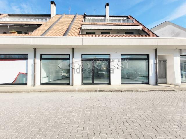 Locale Commerciale in affitto a Verna, Umbertide