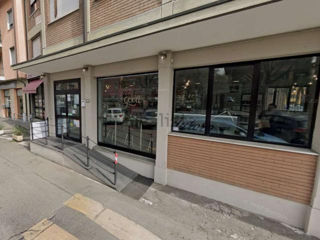 Locale Commerciale in affitto a Reggio Emilia, San Zenone città