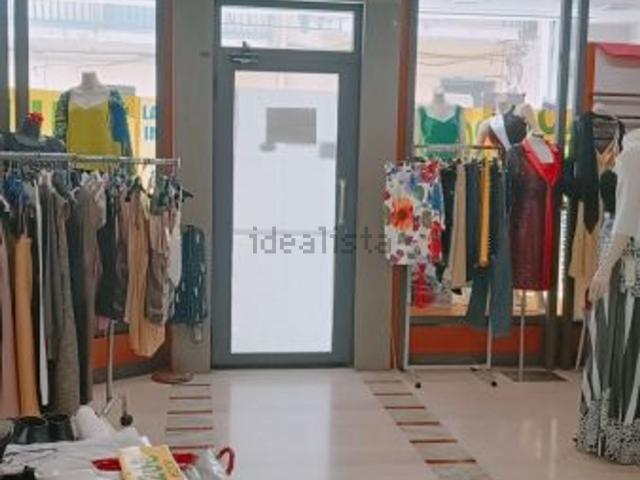 Locale Commerciale in affitto a Floridia, Siracusa