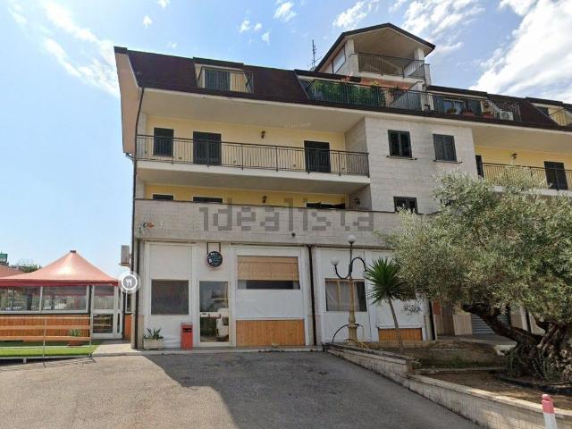 Locale Commerciale in affitto a San Nicola Manfredi, Campania
