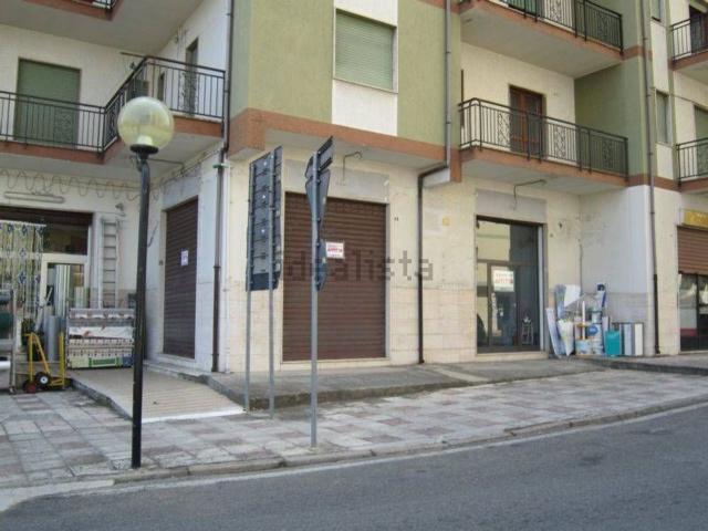 Locale Commerciale in affitto a Corigliano-Rossano, Calabria