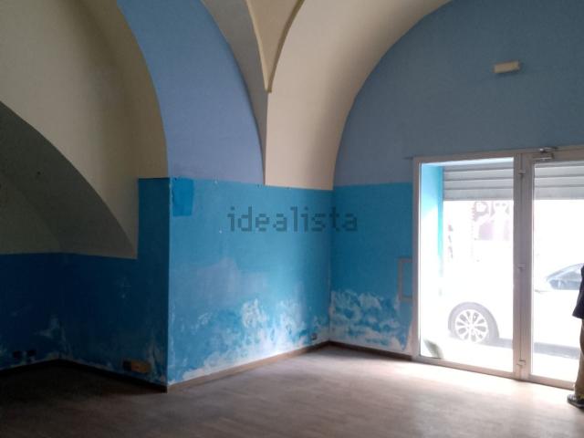 Locale Commerciale in affitto a Puglia, Bari