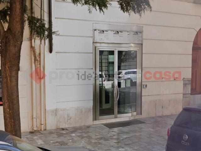 Locale Commerciale in affitto a Centro Storico, Caserta