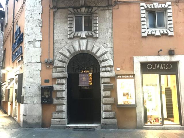 Locale Commerciale in affitto a Sant'Erminio, Cenerente