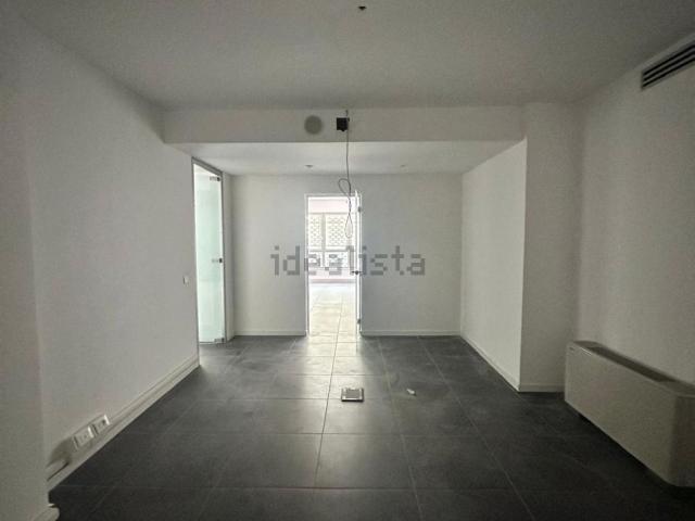 Locale Commerciale in affitto a Mestre-Carpenedo, Venezia