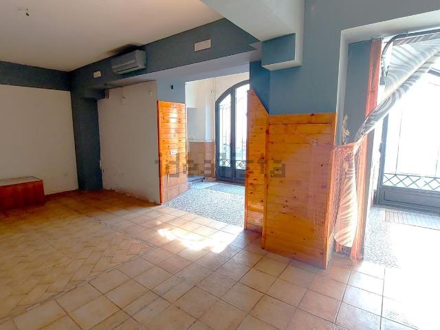 Locale Commerciale in affitto a Riposto, Sicilia